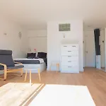 Sunny Quiet Apt W Balcony At L14 Pont Cardinet