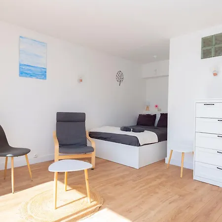 Sunny Quiet Apt W Balcony At L14 Pont Cardinet * Paris