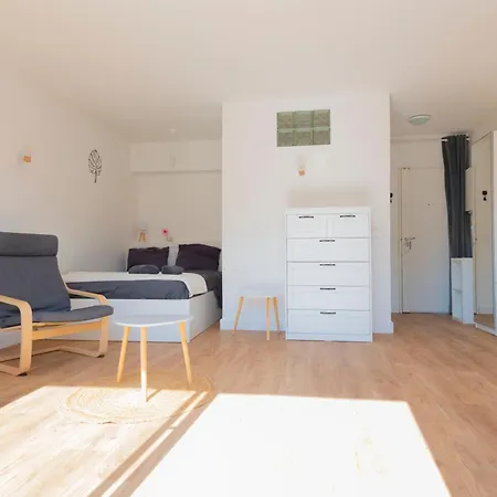Apartment Sunny Quiet Apt W Balcony At L14 Pont Cardinet