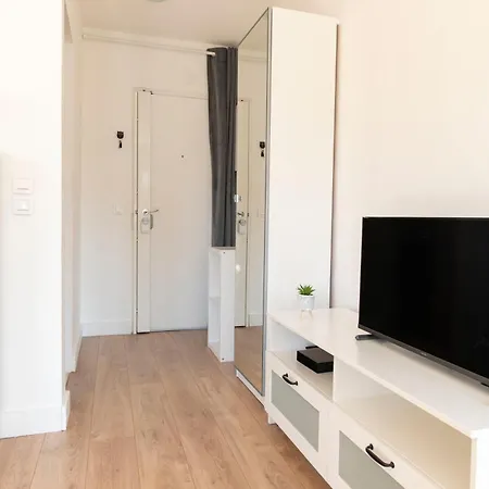 Sunny Quiet Apt W Balcony At L14 Pont Cardinet Apartment *