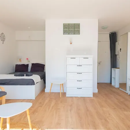 Sunny Quiet Apt W Balcony At L14 Pont Cardinet * Paris