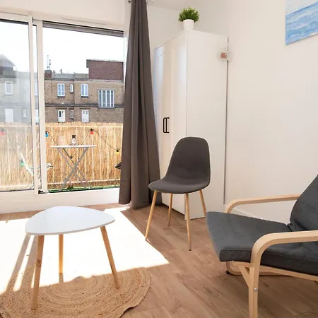 Sunny Quiet Apt W Balcony At L14 Pont Cardinet *